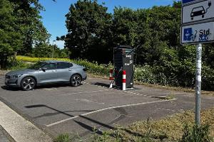 ADAC-Test Ladeinfrastruktur an Autobahnen Hösel Ost A3