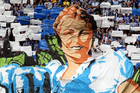 2. Bundesliga: 1860 - FCK - Choreo der 1860-Anhänger zur Wiesn 2015. Slogan: 'Zu Münchens schönsten Paradiesen zählt ohne Zweifel seine Wiesn.'