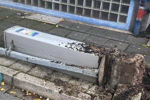 Parkscheinautomat umgeworfen