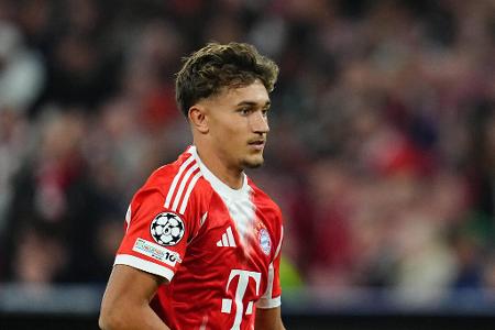 Tom Bischof (ab 46.) - Note: 4,0 - Füllte im Mittelfeld der Bayern auf und wechselte zwischen Sechser und Linksverteidiger hin und her. Wirkte auf Top-Niveau aber nicht immer sattelfest und holte sich gleich in seinem ersten intensiven Duell eine Gelbe Karte ab. Mit Ball ging ebenfalls nur wenig.