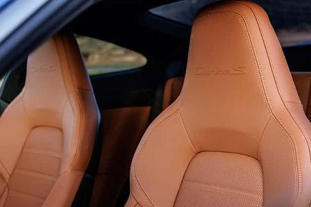Porsche 911 Turbo S, Sitze