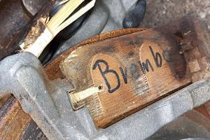 Bremsbeläge aus Holz