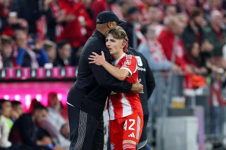 Top 10: Das sind die wertvollsten Teenager der Bundesliga - Die Experten vom 'CIES Football Observatory' haben die Spieler unter 20 Jahren mit dem höchsten Transferwert ermittelt. In der Top 10 der Fußball-Bundesliga ist RB Leipzig dabei gleich mit drei Mega-Talenten und Bayer Leverkusen mit zwei Nachwuchshoffnungen vertreten. Auch Shootingstar Lennart Karl vom FC Bayern ist unter den zehn wertvollsten Youngsters zu finden: