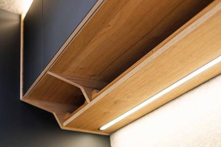 Stauschrank, Echtholzfurnier