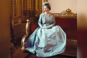 Modevermächtnis der Queen: Ausstellung zeigt über 200 Outfits
