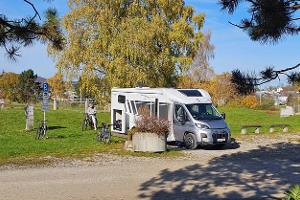 Wohnmobil, Carado T447, Stellplatz Münsingen, Wiese