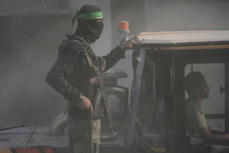 Bewaffnetes Mitglied der islamistischen Terrororganisation Hamas im Gazastreifen. 