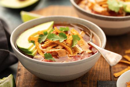 Mexikanische Tortillasuppe: Ein feurig-aromatischer Klassiker