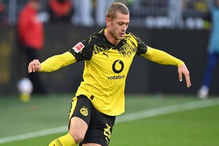 MITTELFELD: Julian Ryerson - Note: 4,0 - Hatte gute Aktionen im Gegenpressing, wurde im Abwehrdrittel von Doku aber mit der Zeit immer öfter verladen. Sah vor dem zweiten Gegentor ganz schlecht aus. Offensivdrang konnte im Dauerdruck selten anbieten, schlug nach der Pause allerdings noch die Flanke zum 1:3.