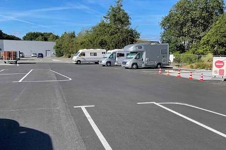 Stellplatz, Supermarkt, Frankreich