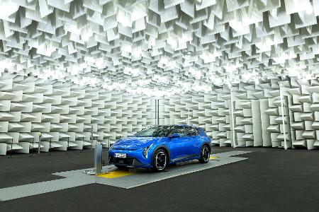 Die neue Semi-Absorber-Kammer ermöglicht Hyundai umfangreiche Autotests in einer technisch definierten Umgebung. 