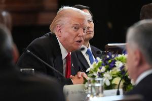 Kasachstan ist nach Worten Trumps das erste Land seiner zweiten Amtszeit, das den Abraham-Abkommen beigetreten sei - "das erste von vielen". 