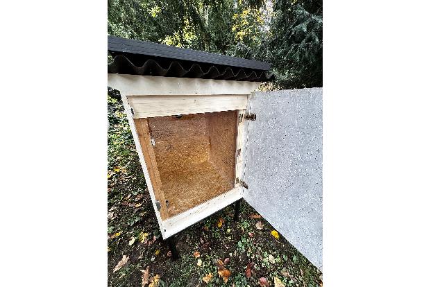 Wenn die Tür geschlossen wird, werden Tierschützer alarmiert.