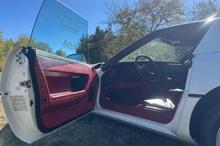 Corvette C4 VIN 0001 (1984)