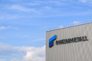 In diesem Rheinmetall-Werk im niedersächsischen Unterlüß werden Artilleriegranaten hergestellt, in Neuss hingegen soll es bald mit der Produktion von Aufklärungssatelliten losgehen.