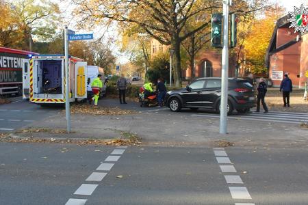 Foto (Verkehrsunfall mit Personenschaden an der Duisburger Ecke Ruhrorter Straße): Polizei Oberhausen