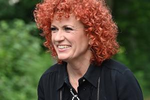 Lucy Diakovska: So schwierig war der Start mit Freundin Yasi