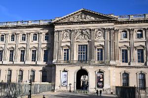 Der Louvre reagiert mit Sofortmaßnahmen für mehr Sicherheit auf den spektakulären Einbruch im Oktober. (Archivbild)