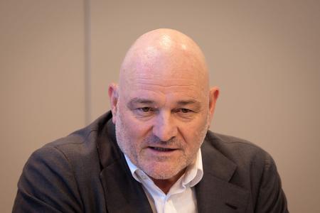 Der stellvertretende Brandenburger Ministerpräsident und Finanzminister Robert Crumbach (BSW) hofft auf eine Lösung im Streit um die Rundfunkreform. (Archivbild)