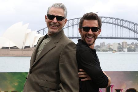 Jonathan Bailey und Jeff Goldblum besingen 