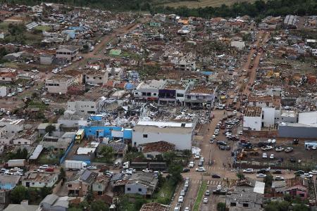 Drohnenaufnahmen zeigten ganze Stadtteile in Trümmern. (Handout)