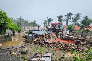 Der Supertaifun "Fung-Wong" hat die Philippinen erreicht.