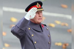 Emotionaler König Charles III. leitet Schweigeminute am Cenotaph