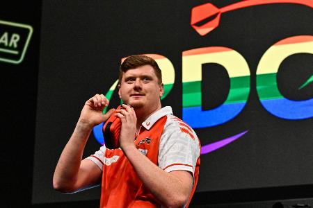 Darts: Springer überrascht beim Grand Slam of Darts