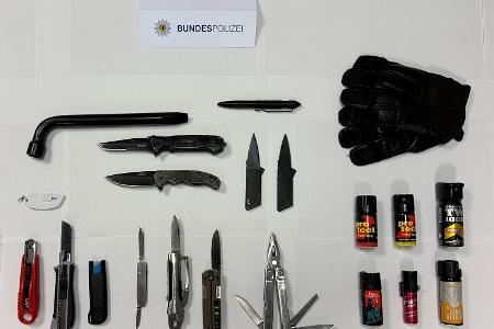 Durch Bundespolizei im Bahnhof Soest sichergestellte gefährliche Gegenstände - Allerheiligenkirmes Soest