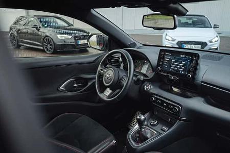 Toyota GR Yaris, Cockpit