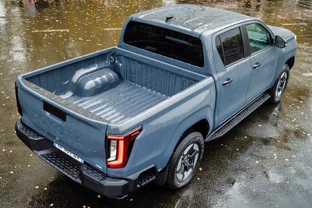 11/2025 Toyota Hilux Premiere