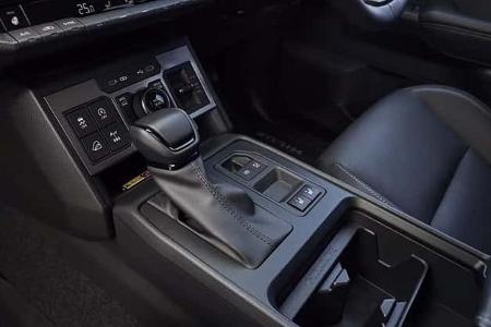 11/2025 Toyota Hilux Premiere