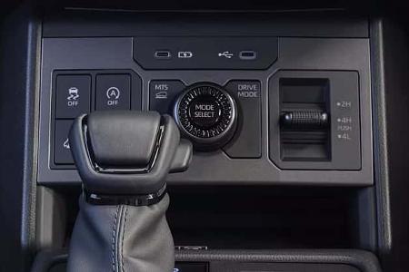 11/2025 Toyota Hilux Premiere