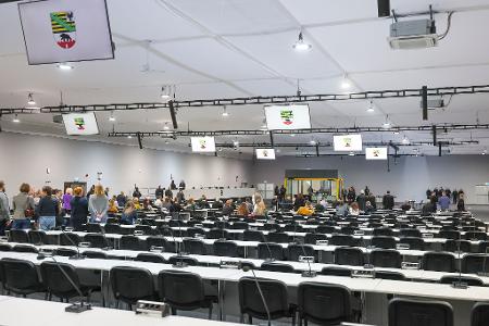 Blick in den temporären Gerichtsgebäude des Landgerichtes Magdeburg. 