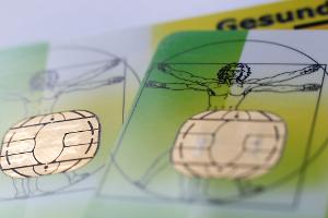 Jede Krankenkasse legt ihren Zusatzbeitrag selbst fest.