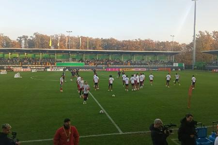 DFB-Team trainiert vor 4000 Fans