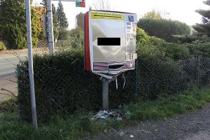 Mutmaßlich aufgesprengter Zigarettenautomat 
Foto: Polizei Minden-Lübbecke