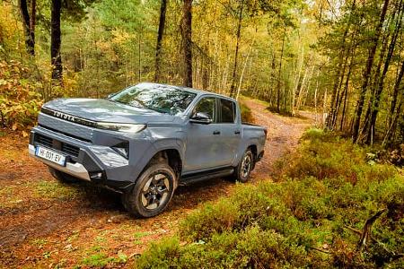 11/2025 Toyota Hilux BEV Elektroantrieb Premiere