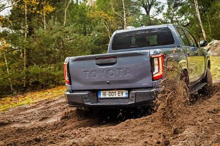 11/2025 Toyota Hilux BEV Elektroantrieb Premiere