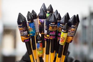 Auf das klassische Silvesterfeuerwerk verzichten die meisten Deutschen laut einer Umfrage. (Symbolbild)