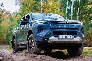 11/2025 Toyota Hilux BEV Elektroantrieb Premiere