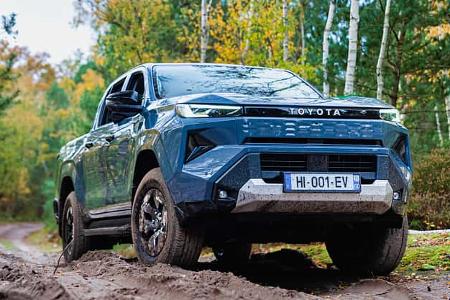 11/2025 Toyota Hilux BEV Elektroantrieb Premiere