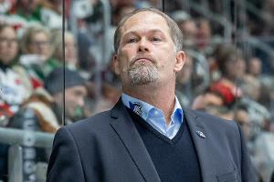 DEL: Schwenningen verlängert mit Trainer Walker