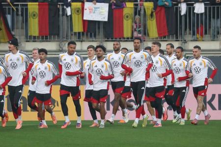 Das DFB-Team im Formcheck - Die deutsche Nationalmannschaft muss am Freitag und am Montag letztmals in der WM-Qualifikation gegen Luxemburg und die Slowakei ran. Welche Spieler sind in der passenden Form, um von Bundestrainer Julian Nagelsmann für die Startelf nominiert zu werden? Das DFB-Team im Check: