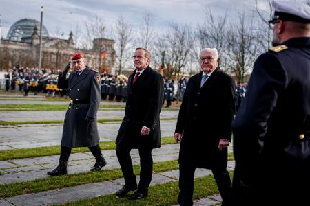 Auch Verteidigungsminister Boris Pistorius sprach zu den Rekrutinnen und Rekruten.