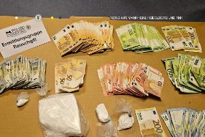 Sichergestelltes Kokain und Bargeld