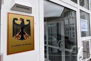 Nach einer Genehmigung durch das KBA darf die Paderborner Firma Holon ihr Elektro-Shuttle deutschlandweit im autonomen Fahrmodus mit Sicherheitsfahrer erproben.