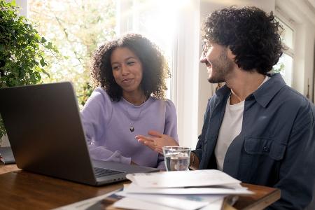 Deutsche Paare reden offen über Geld - und streiten selten darüber