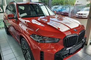 In Eitorf entwendeter BMW X5, hat aktuell schwarze Felgen.
