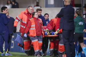 Knie gegen Kopf: Atléticos Medina erleidet Schädel-Hirn-Trauma